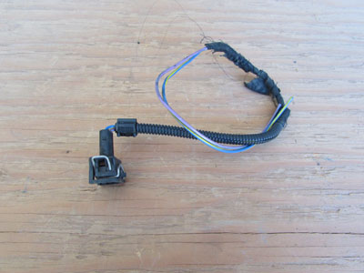 Audi TT Mk1 8N Activated Charcoal Filter Connector Plug